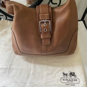 Coach Bucket Bag Tan